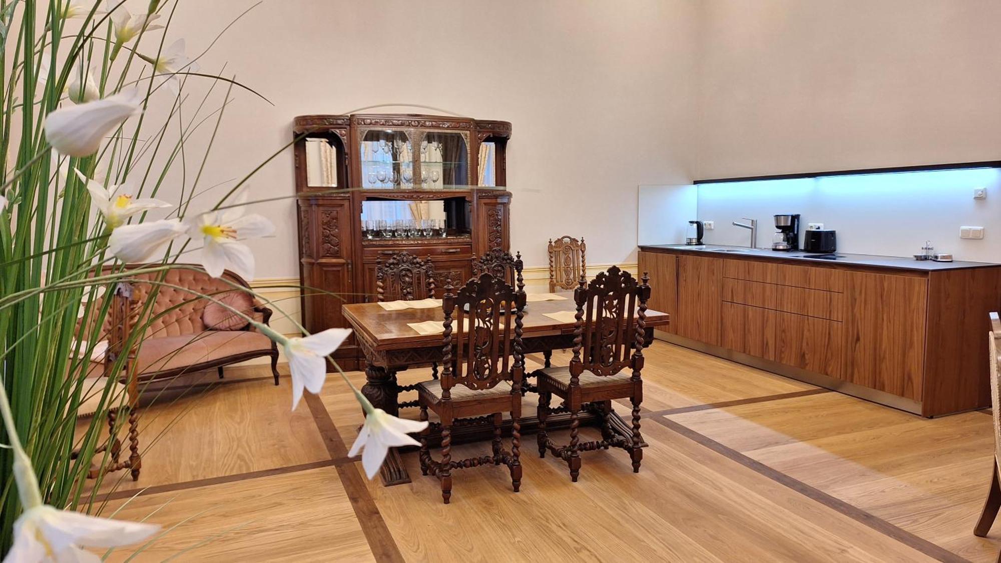 Stadtpalais Koenigssuite Maximal 2 Personen Und 1 Kleinkind 包岑 外观 照片