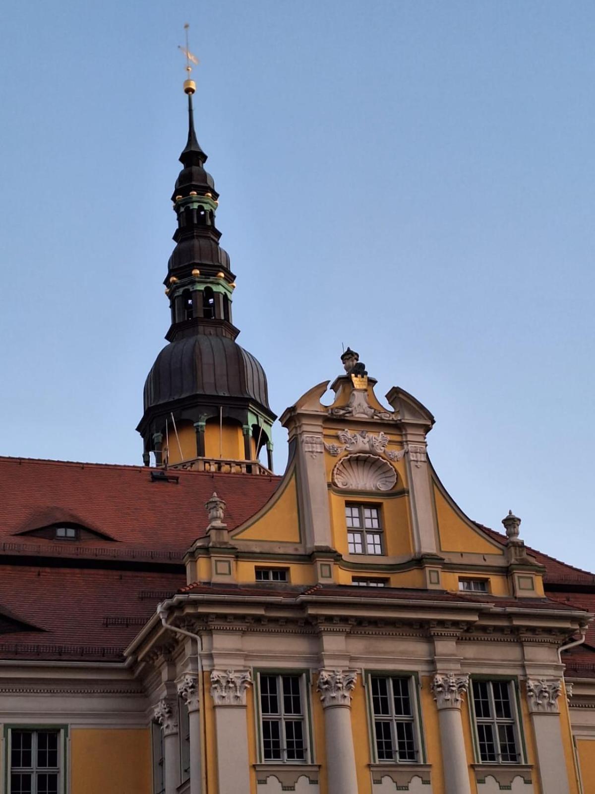 Stadtpalais Koenigssuite Maximal 2 Personen Und 1 Kleinkind 包岑 外观 照片