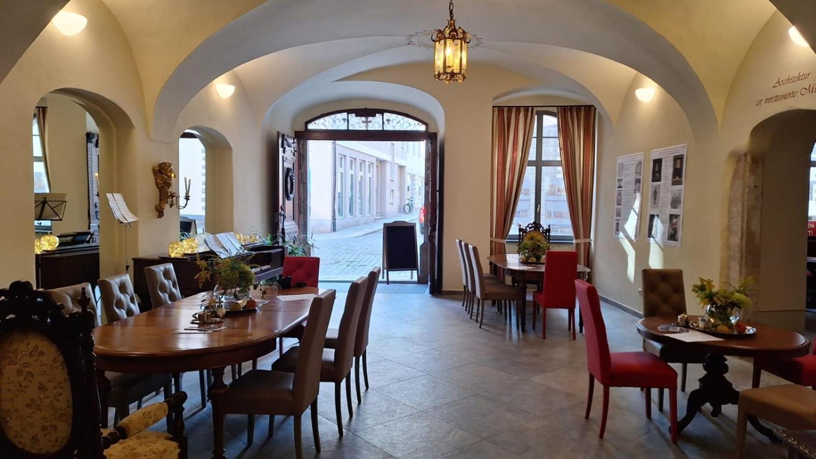 Stadtpalais Koenigssuite Maximal 2 Personen Und 1 Kleinkind 包岑 外观 照片