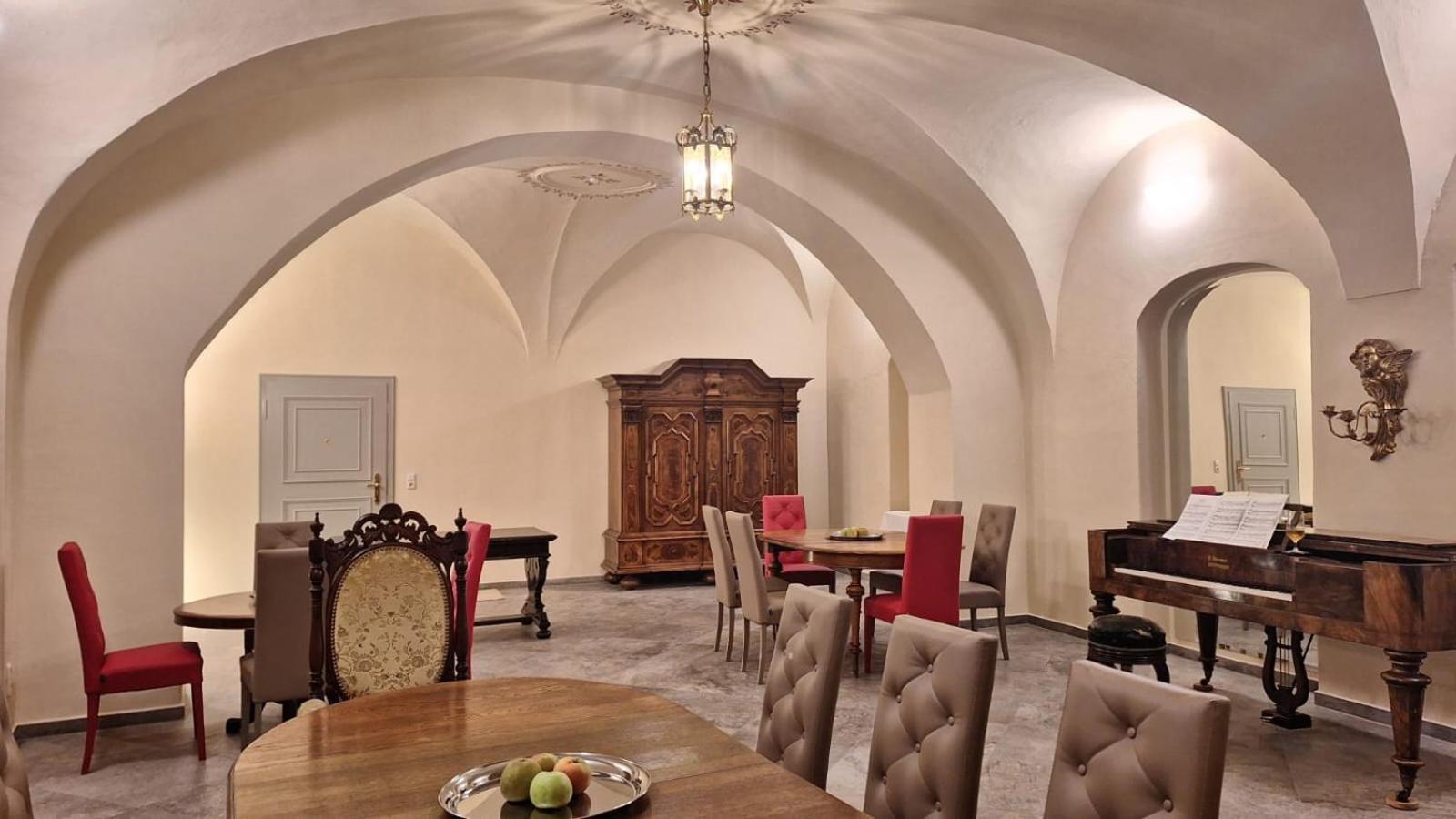 Stadtpalais Koenigssuite Maximal 2 Personen Und 1 Kleinkind 包岑 外观 照片