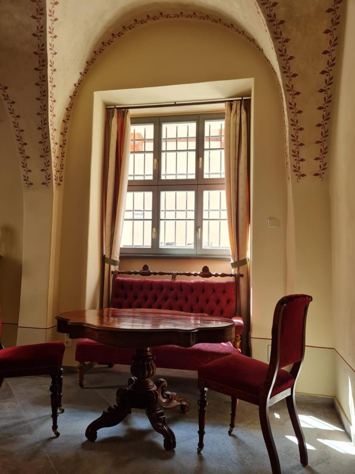 Stadtpalais Koenigssuite Maximal 2 Personen Und 1 Kleinkind 包岑 外观 照片