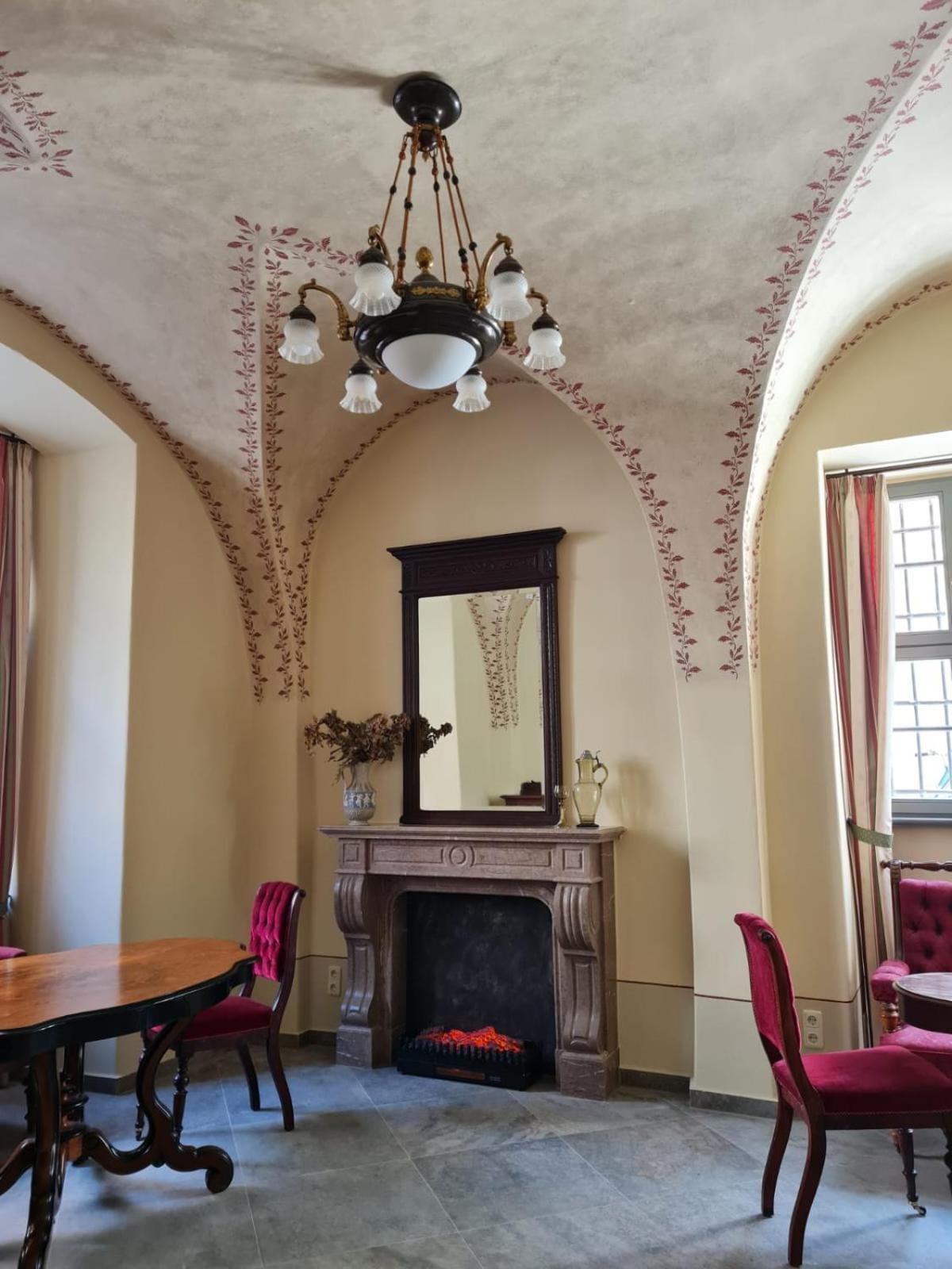 Stadtpalais Koenigssuite Maximal 2 Personen Und 1 Kleinkind 包岑 外观 照片